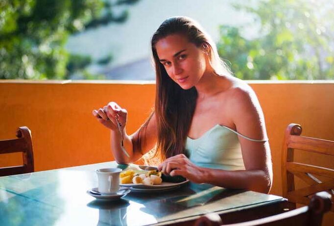 Hacer un papel en la pérdida de peso tiene una dieta