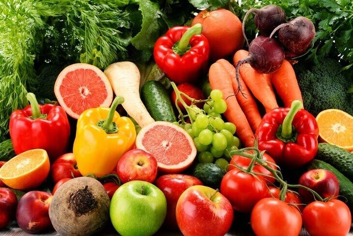 Su dieta diaria para bajar de peso puede incluir la mayoría de verduras y frutas. 